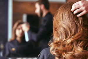 cabeleireiros-como-cobrar-de-forma-parcelada